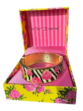 Betsey Johnson Zebra Rose Hinged Bangle Bracelet New in Box